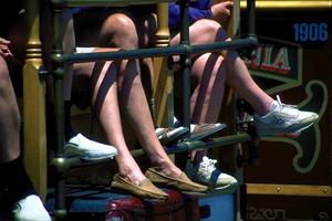 ユニークで安い古着を見つける方法！あなたのスタイルを引き立てるアイテムを探そう